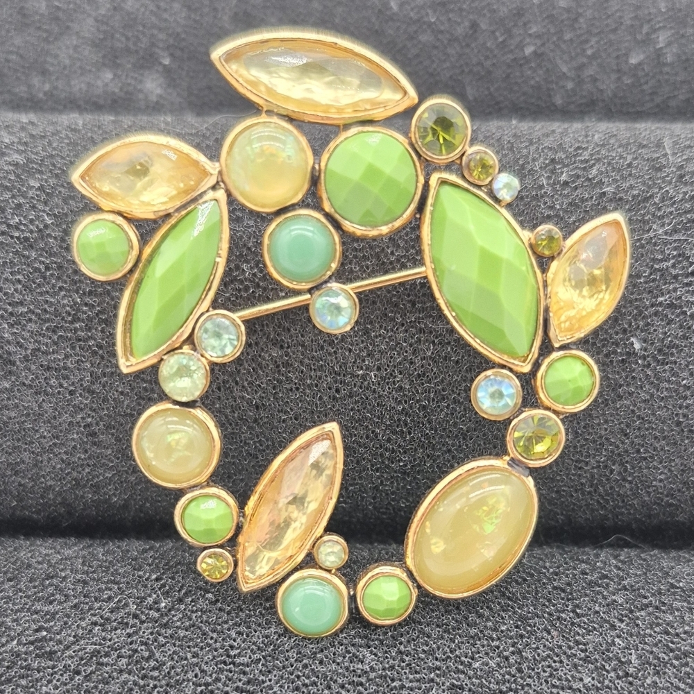 Elegant Green and Gold Brooch